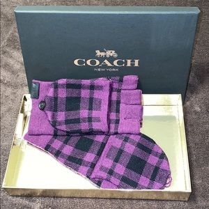 Coach
SIGNATURE PLAID MITTEN